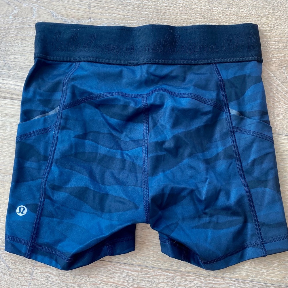 Lululemon In Movement Short Everlux 2.5” size 0